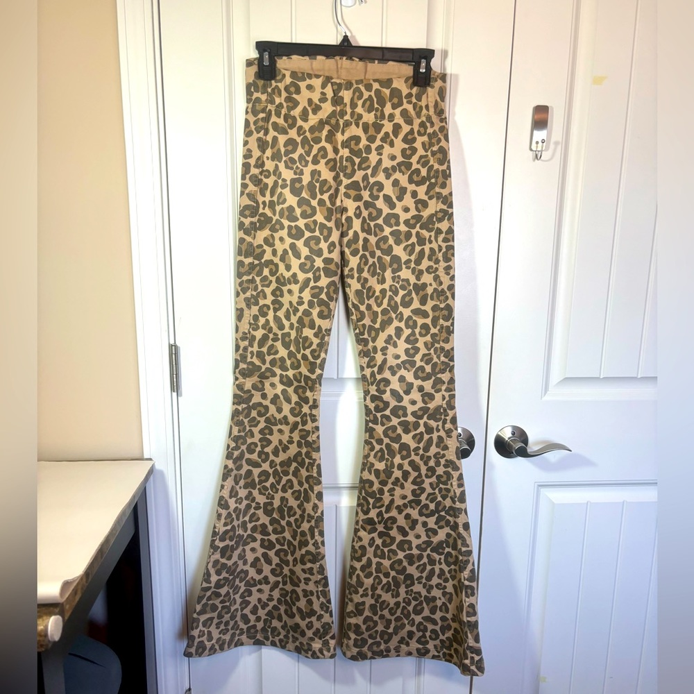Judith March Reversible Leopard Flair Pants Size Small NWT - Picture 1 of 10